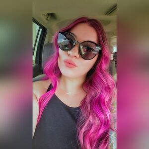 Meet your Posher, Zaira